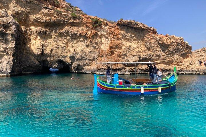 Comino & Blue Lagoon Tour auf einem traditionellen Boot