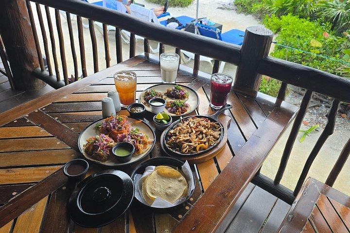 翡翠洞窟とマヤ村、昼食、シュノーケルコズメルATVツアー