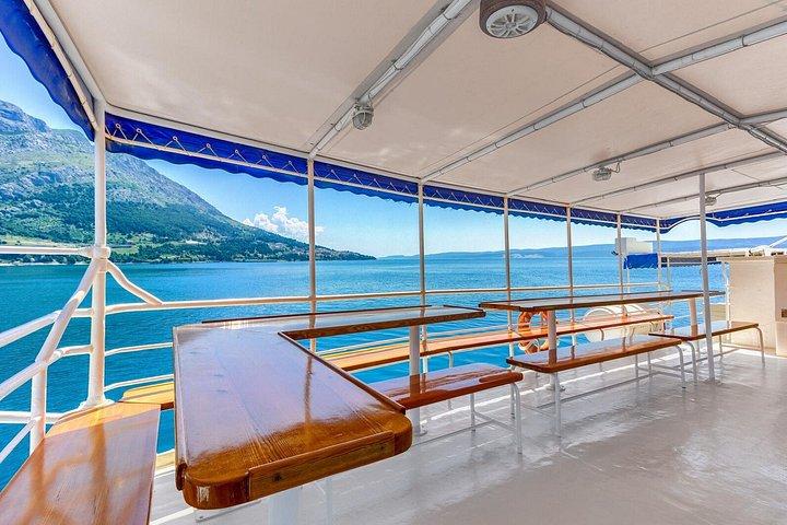 Omiš : プチシュチャブラチ島サンセットボート旅行（夕食付き）