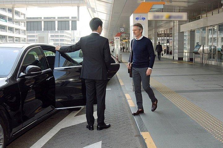 羽田空港 ⇆ メルセデス・ベンツのプライベートで東京またはディズニーランドへ