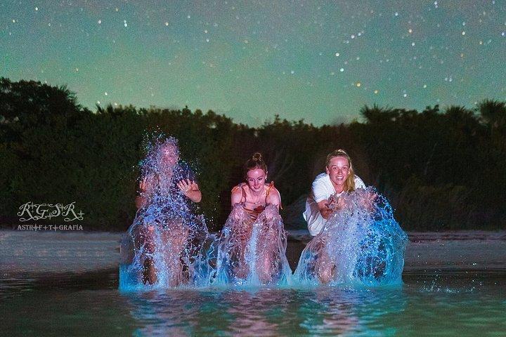 Holbox kayak Bioluminescense tour