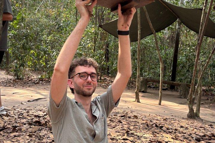 Esplora Cu Chi Tunnels: avventura di mezza giornata