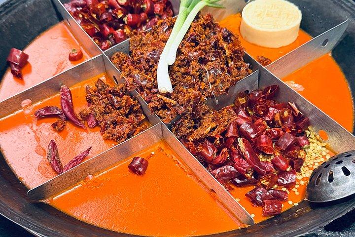 重慶のローカルと一日：食べ物、隠れた場所＆実生活