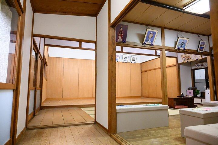 東京：隠れた歴史的な舞台での芸者体験とショー