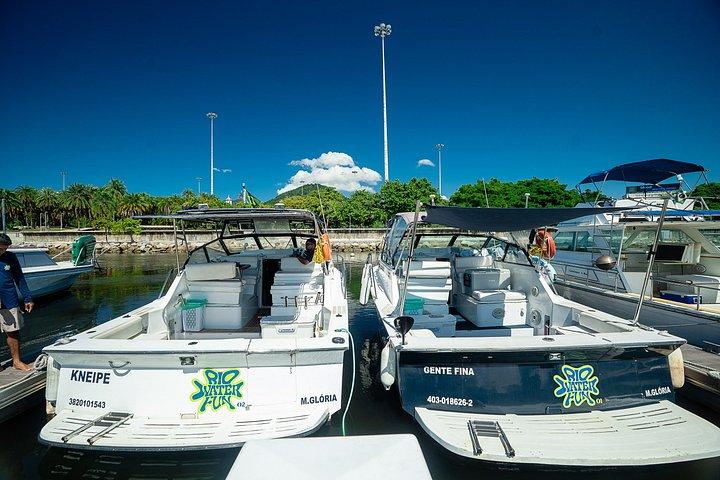 リオデジャネイロ：サンセットボートツアー（水泳、ドリンク＆スナック付）