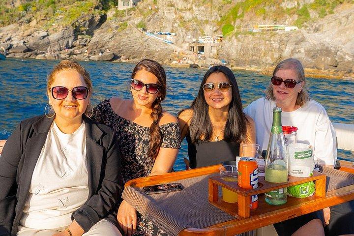 Sunset in Barca e Aperitivo Cinque Terre da Monterosso