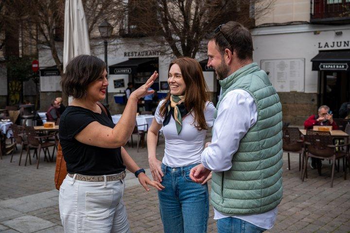 Tour de tapas para grupos pequeños Malasaña con cata de vinos