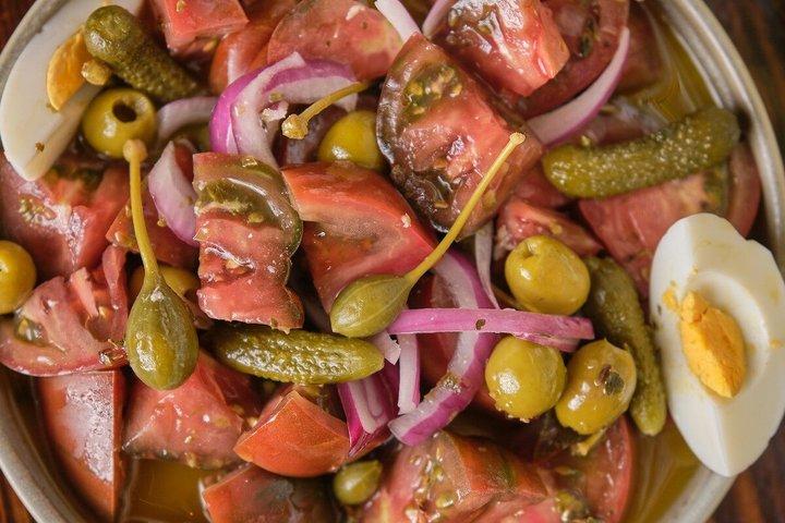 Malasaña Small Group Tapas Tour with Wine Tasting