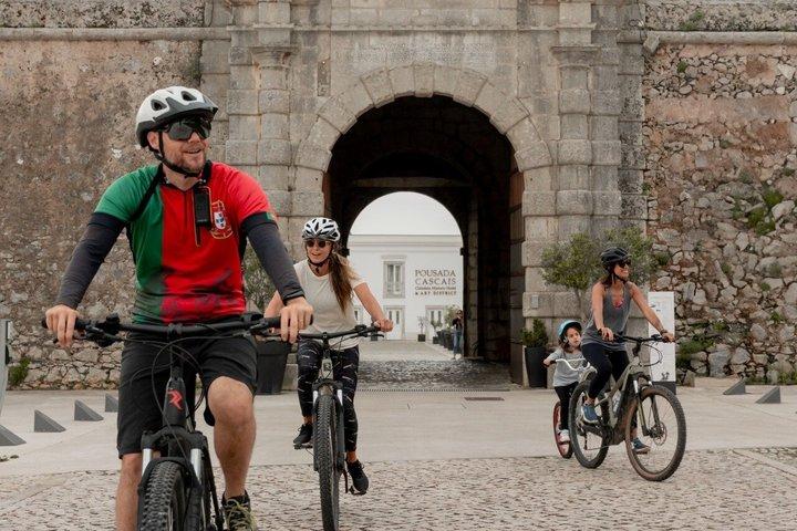 リスボンでのピックアップ付きシントラ山脈からカスカイス海への電動自転車