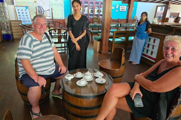 Tour de lujo de 3 días y 2 noches de Colombo a Kandy Sigiriya y Galle