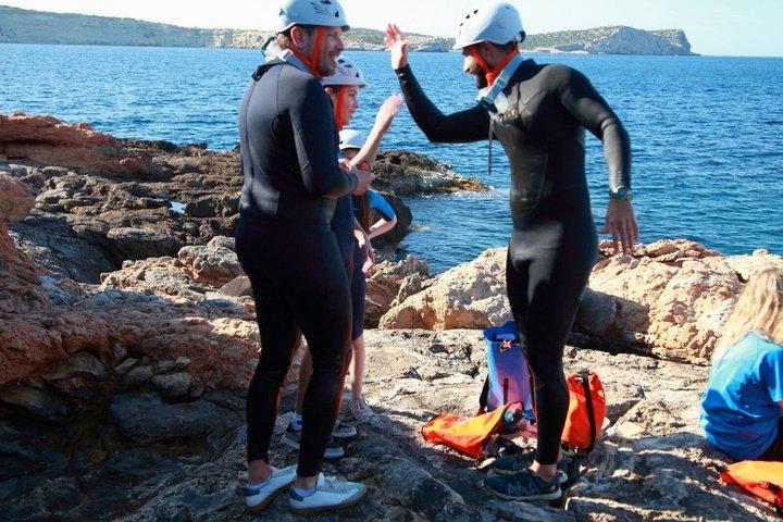 Kustvandringsäventyr på Ibiza med guide