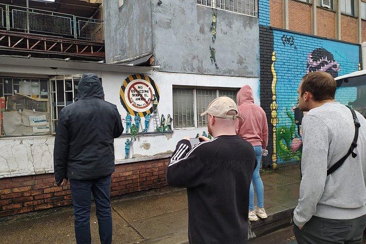 ボゴタのグラフィティ＆アイデンティティ—地元のスナック付きガイドツアー