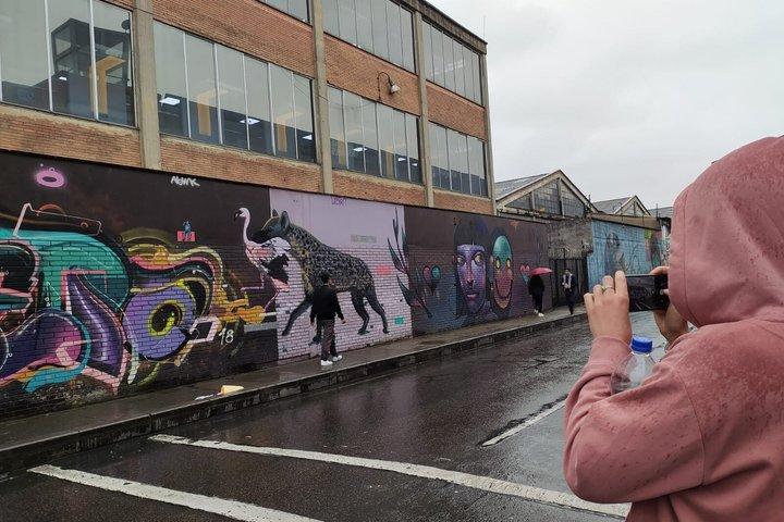 ボゴタのグラフィティ＆アイデンティティ—地元のスナック付きガイドツアー