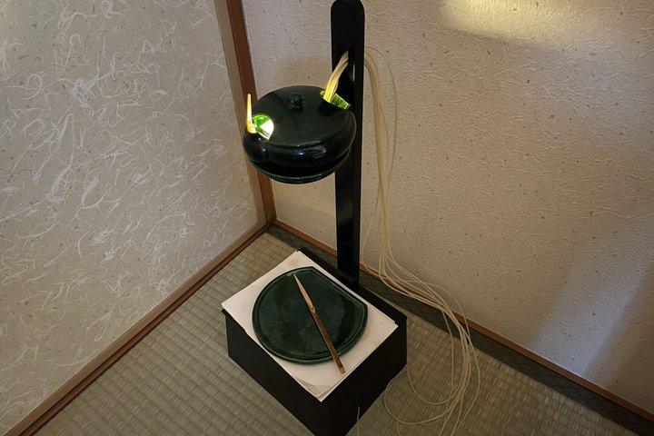 京都駅から17分、稲荷駅から10分：町家での茶道体験