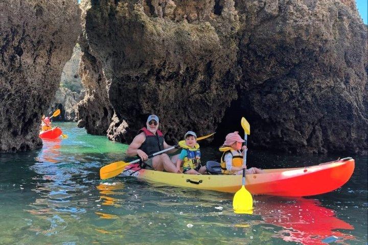 Explorez les grottes d'Alvor Excursion en bateau et en kayak