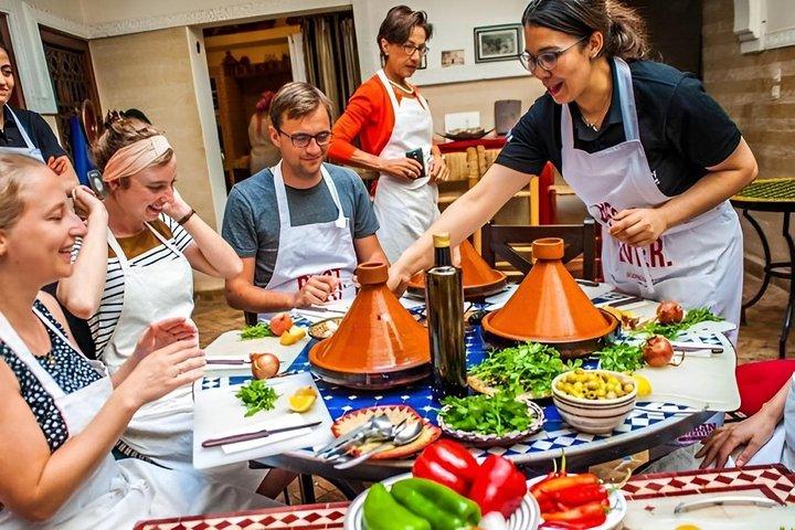 Ourika Dalen Marokkansk Madlavningskursus med Frokost & Pool