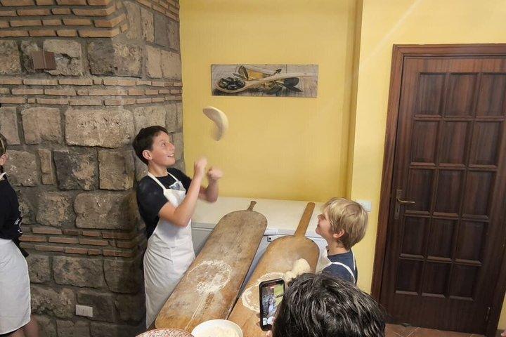 Corso di preparazione della pizza a Sorrento, Dessert, Vino, Limoncello e Pickup