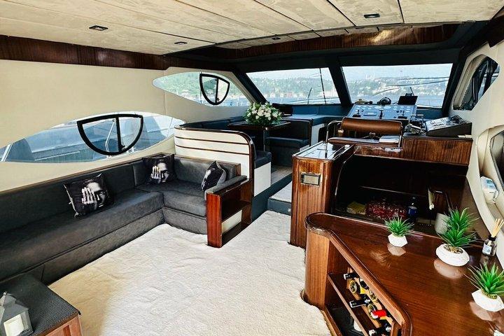 Istanbul Private Bosphorus Luxury Yacht 18m 59ft 12 hóspedes