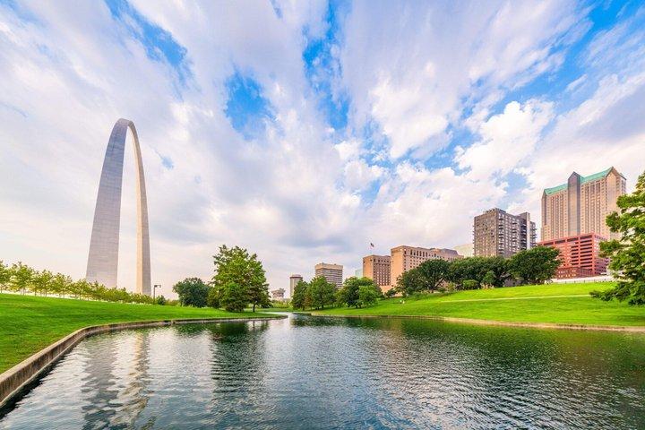 Self Guided Walk & Drive Audio Tour St. Louis & Gateway Arch NP