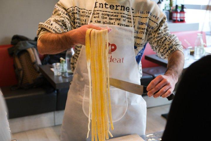 ローマのパスタ、ラヴィオリ＆ティラミスマスタークラスとワイン無制限