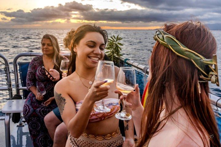 Twilight Wine Tasting por Cruzeiro do Mar e do Sol em Honolulu