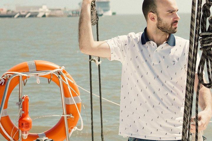 Discover Lisbon aboard a private sailboat in the Tejo