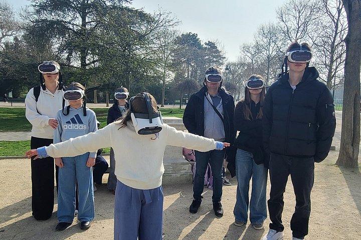 Viality Tour: Virtual Reality Guided Tour - Eiffel Tower