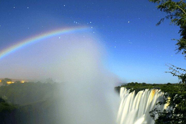 Lunar Rainbow Experience em Victoria Falls