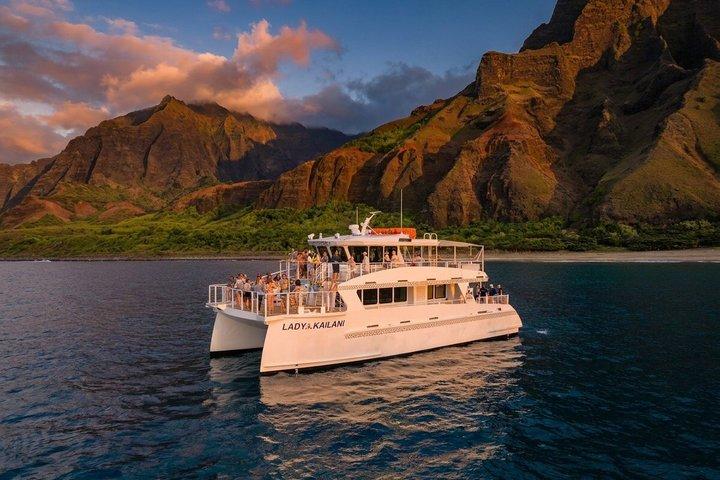 Kauai : Experiencia de puesta de sol de lujo Na Pali a bordo de Lady Kailani