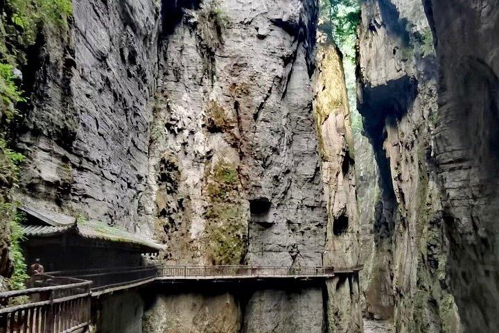 Trilogy Tour Wuling Mountain, Baiheliang Museum and 816 Project