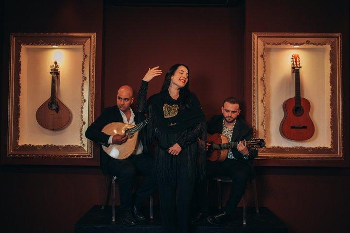 Downtown Lisbon Fado Show mit Wein