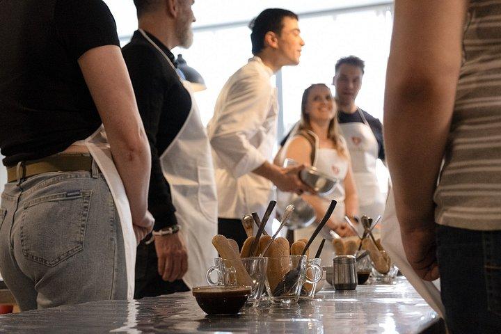 ローマ体験パスタ＆ティラミスクラスバチカン近郊、ワイン飲み放題