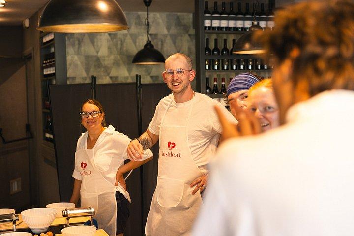 ローマ体験パスタ＆ティラミスクラスバチカン近郊、ワイン飲み放題