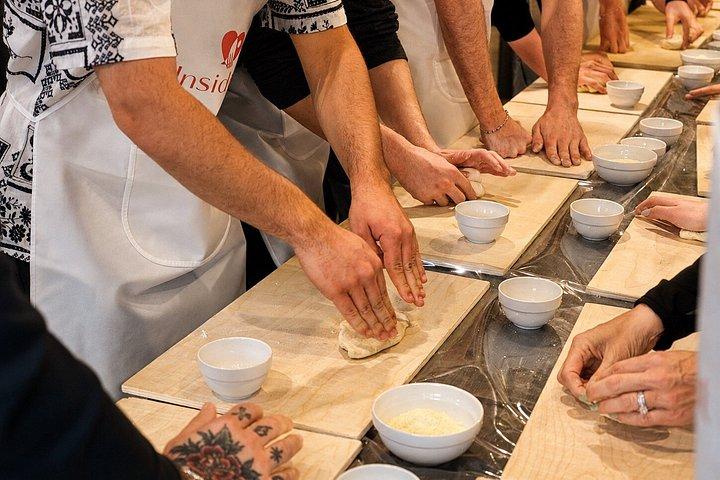 Rome: Small Group Neapolitan Pizza Class with Spritz