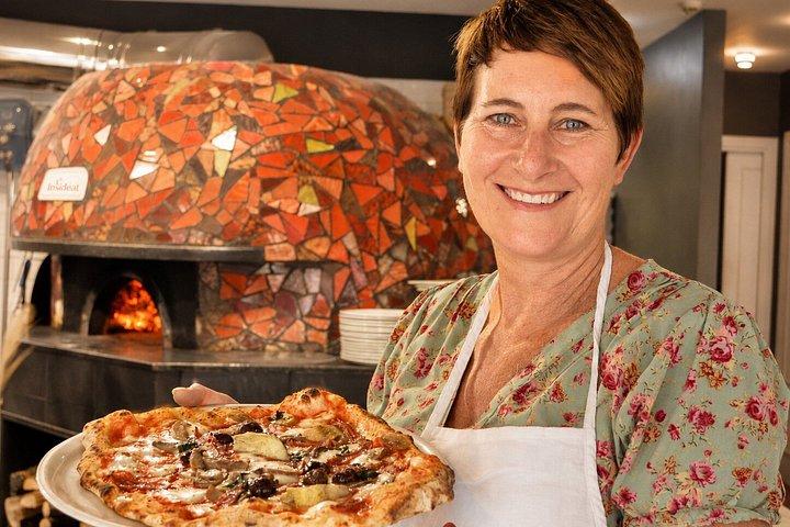 Rome: Small Group Neapolitan Pizza Class with Spritz