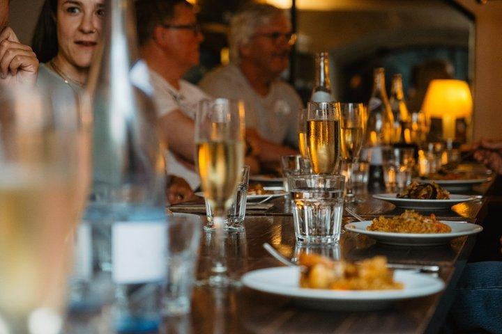 Barcelone : Visite guidée à pied avec tapas et vin