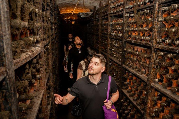 Port Wine Cellar Tour e degustação de comida em Porto