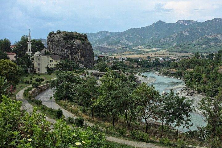 Wild Vjosa River & Thermal Baths : escursione autentica di 2 giorni a Përmet