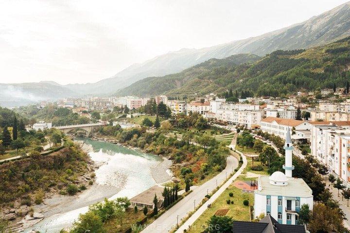 Wild Vjosa River & Thermal Baths : escursione autentica di 2 giorni a Përmet