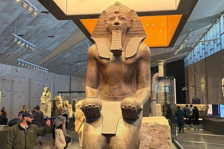 All inclusive VIP Private Tour Pyramids Museum inuti Pyramiden