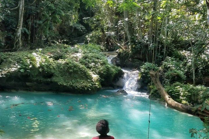 Private Blue Hole und Dunn's River Falls Tour Ocho Rios Jamaika