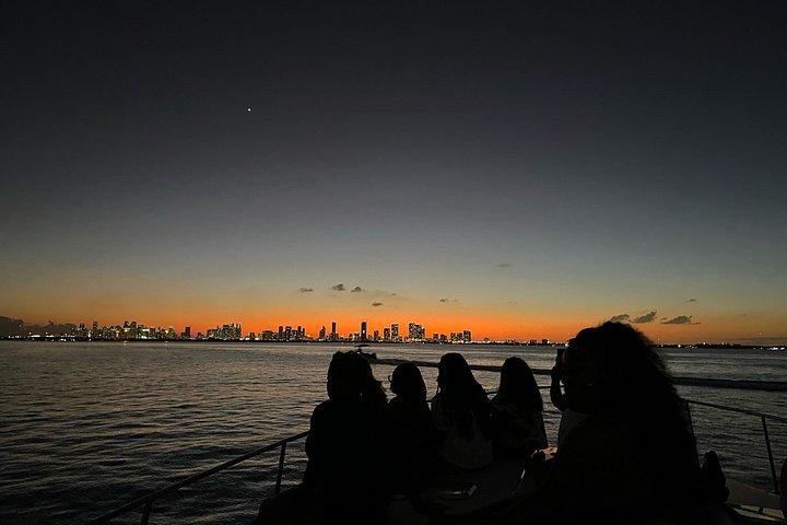 Barca Privata a Miami da 52 piedi | Sandbar, Delfini e Biscayne Bay!