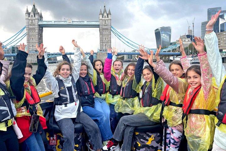 Schnellboot „THAMES BEAST“ vom Tower Millennium Pier – 40 Minuten
