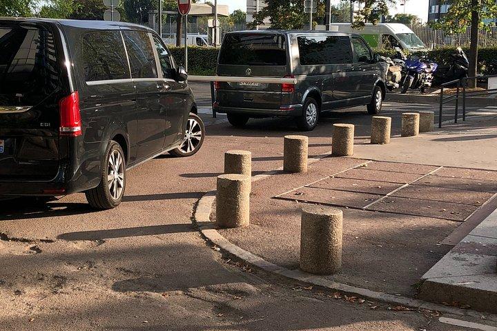 パリからボーヴェ ティレ空港 (BVA) への専用送迎
