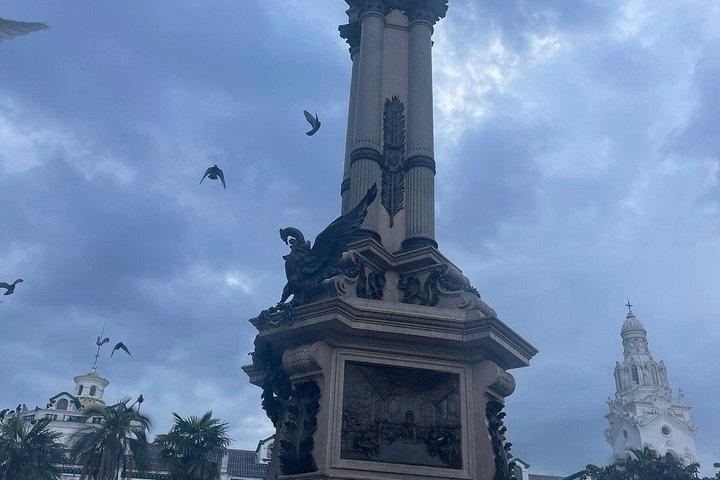Quito Old Town Free Walking tour Piccolo gruppo Guida Inglese Cacao