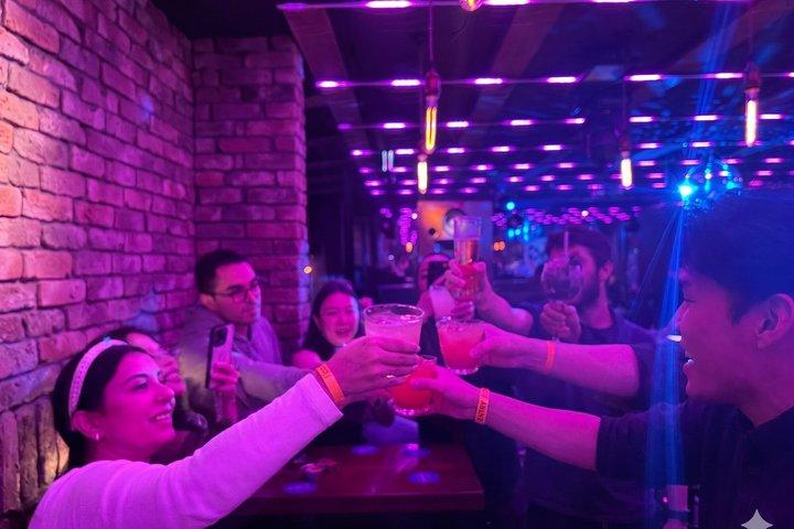 Tokyo : discoteca, tetto, music bar, Golden Gai Crawl (3 fermate)
