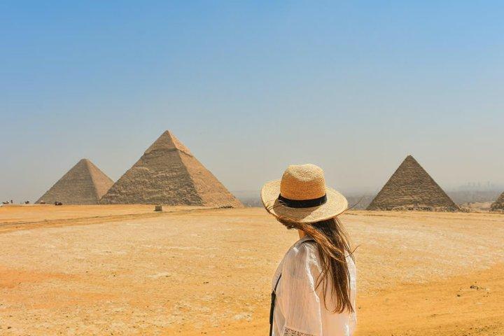 Hurghada til Kairo Small Group Day Trip: Pyramider, Lunch & GEM