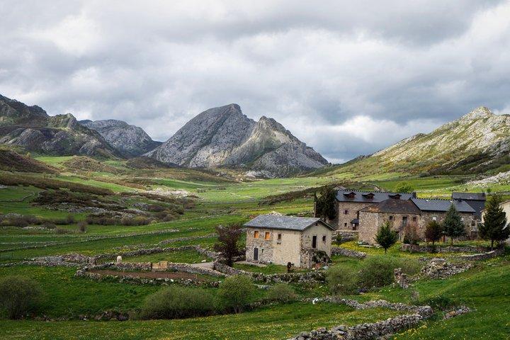 Gijón and Oviedo: Excursion to Lakes of Somiedo and Path of the Bear