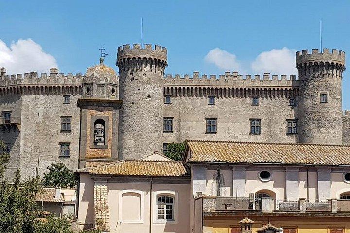 ローマ発：古代ブラッチャーノ・オルシーニ城の見学と昼食