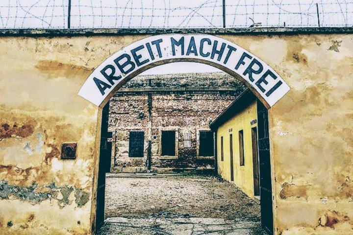 Terezin & Bohemian Suíça de Praga : Bastei, Narnia & Café